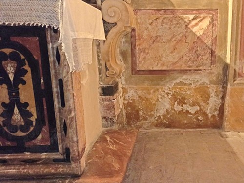 umidita muri pietra chiesa